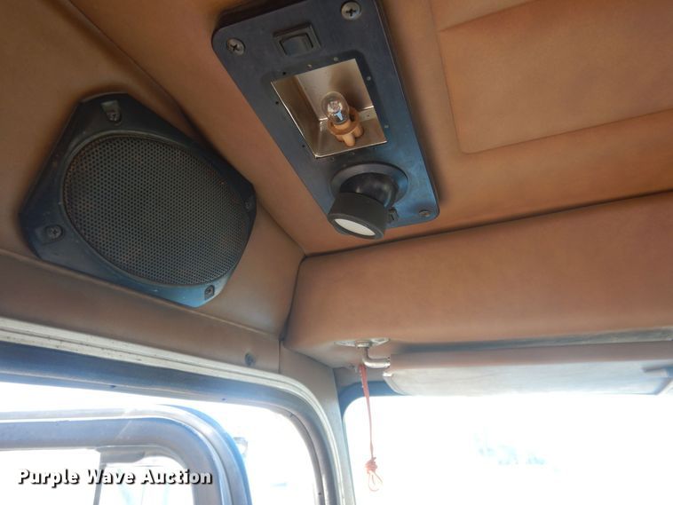 image for item HQ9531 1997 Peterbilt 357  ready mix truck