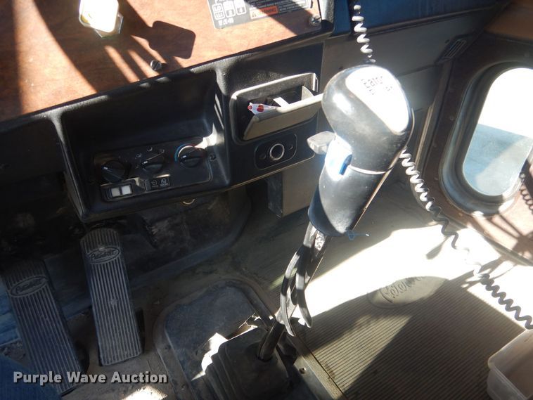 image for item HQ9531 1997 Peterbilt 357  ready mix truck