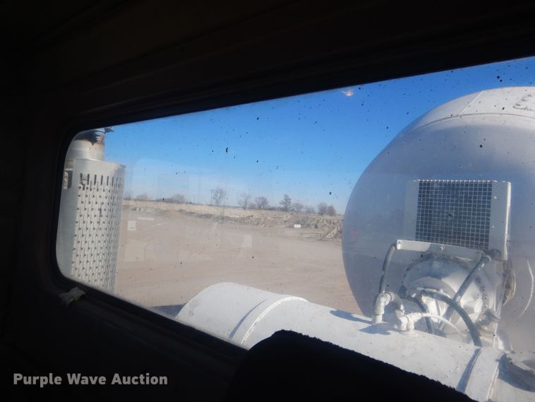 image for item HQ9531 1997 Peterbilt 357  ready mix truck