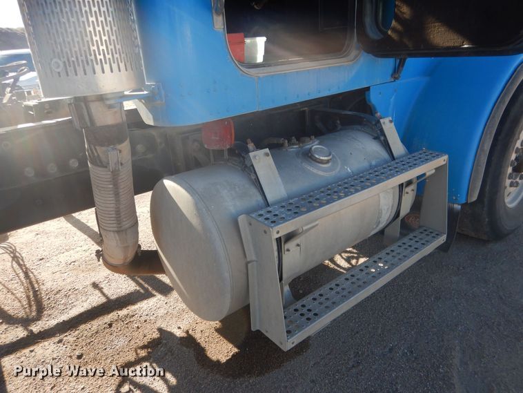 image for item HQ9531 1997 Peterbilt 357  ready mix truck