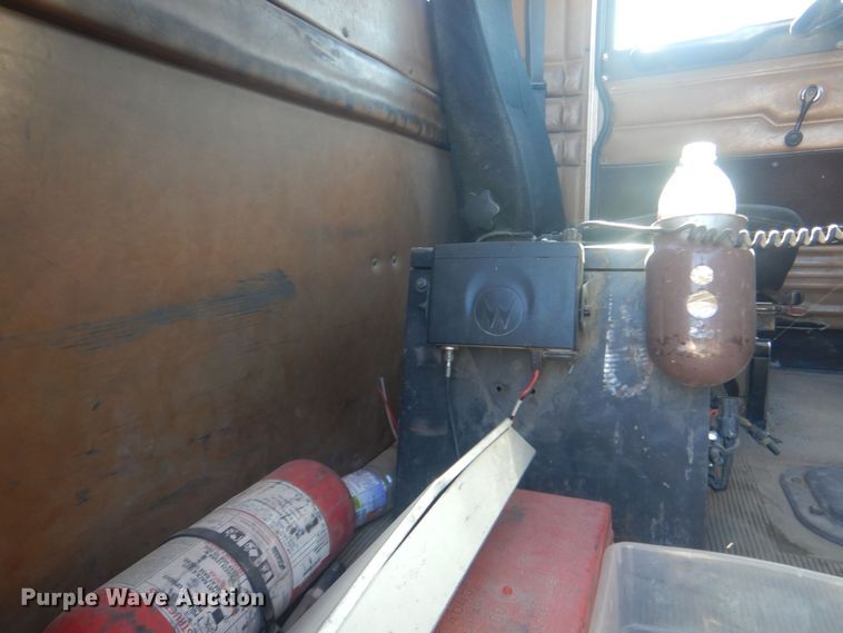 image for item HQ9531 1997 Peterbilt 357  ready mix truck