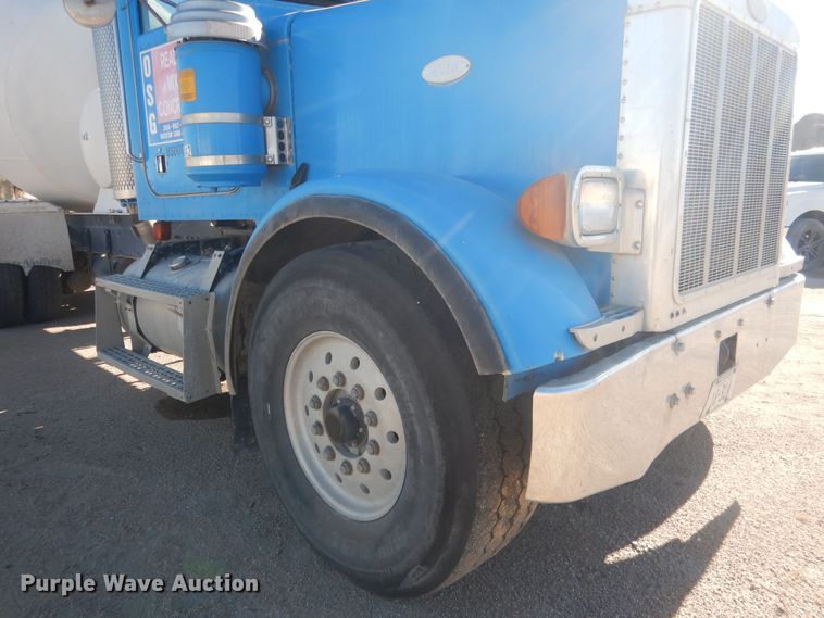 image for item HQ9531 1997 Peterbilt 357  ready mix truck