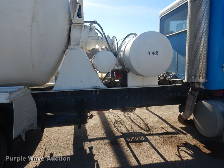 image for item HQ9531 1997 Peterbilt 357  ready mix truck