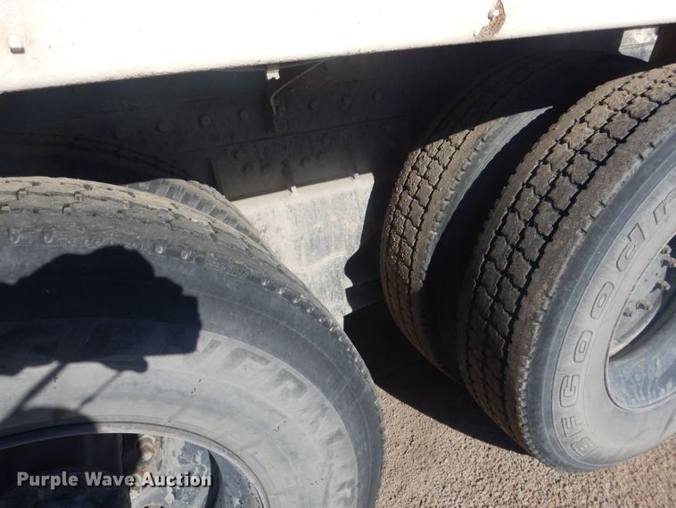 image for item HQ9531 1997 Peterbilt 357  ready mix truck