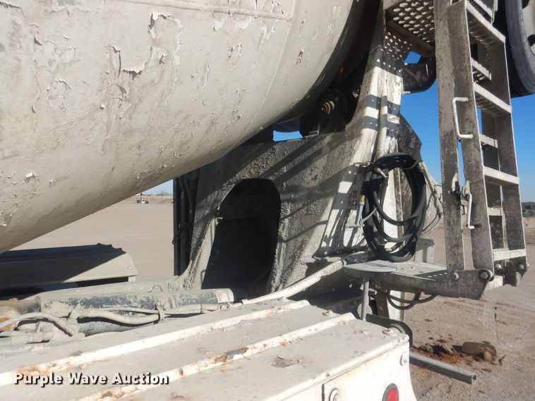 image for item HQ9531 1997 Peterbilt 357  ready mix truck