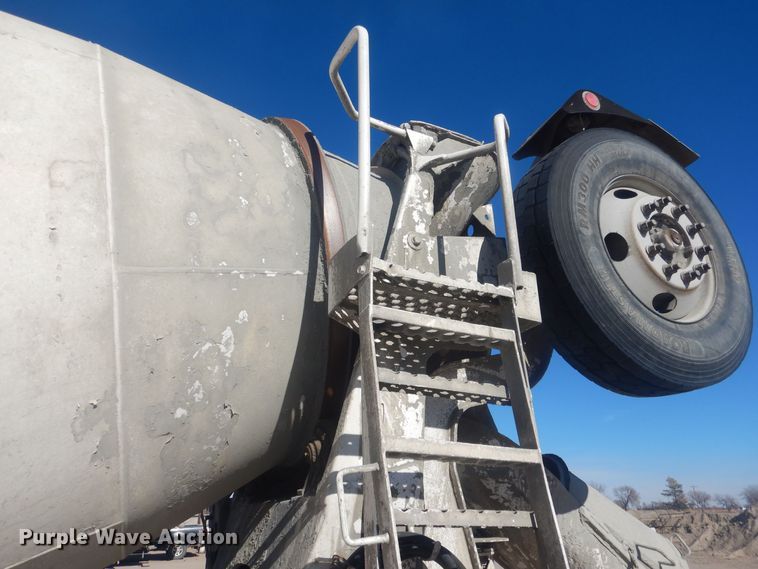 image for item HQ9531 1997 Peterbilt 357  ready mix truck