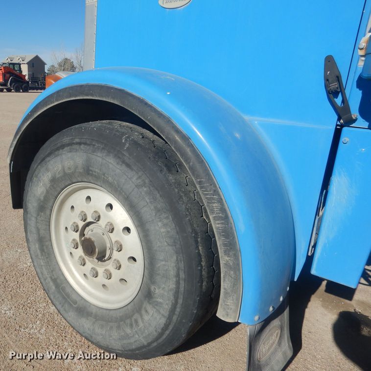 image for item HQ9531 1997 Peterbilt 357  ready mix truck