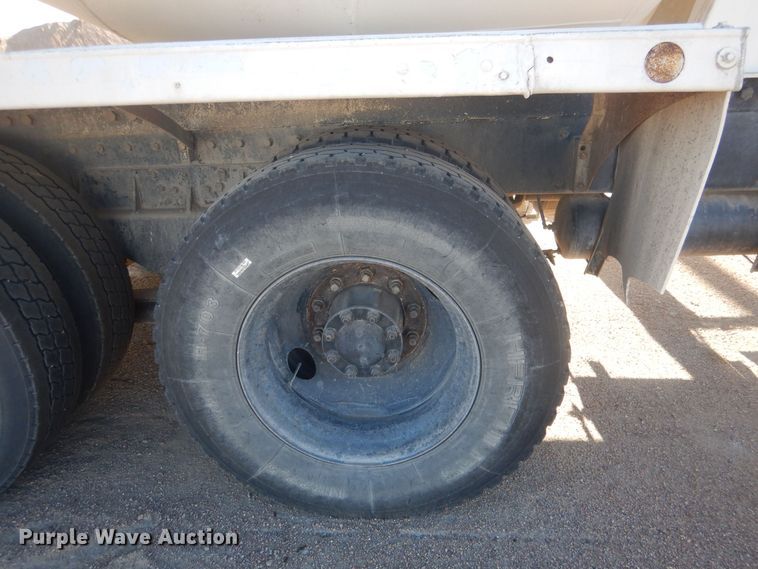 image for item HQ9531 1997 Peterbilt 357  ready mix truck