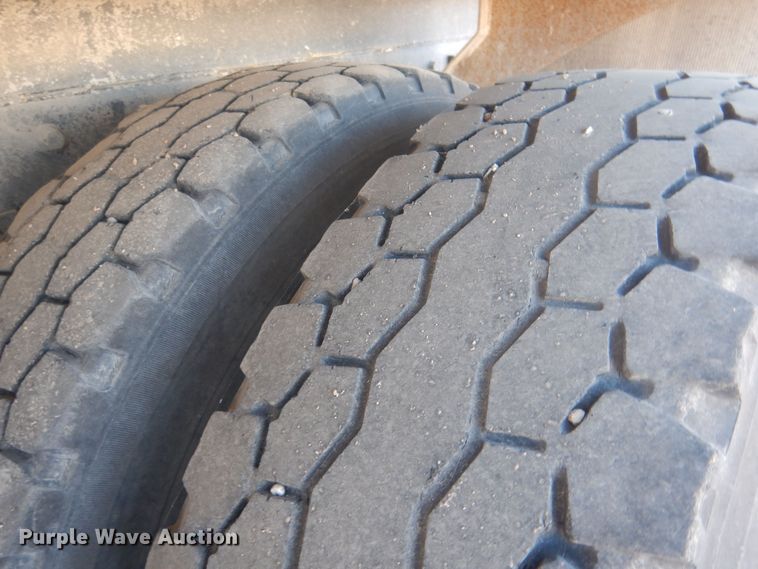 image for item HQ9531 1997 Peterbilt 357  ready mix truck