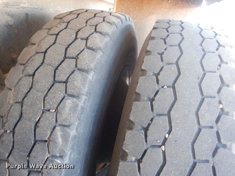 image for item HQ9531 1997 Peterbilt 357  ready mix truck