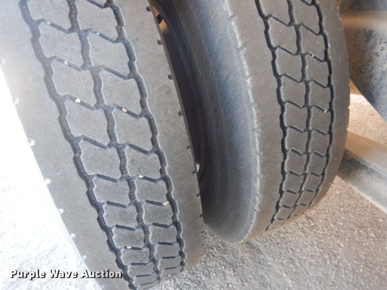 image for item HQ9531 1997 Peterbilt 357  ready mix truck