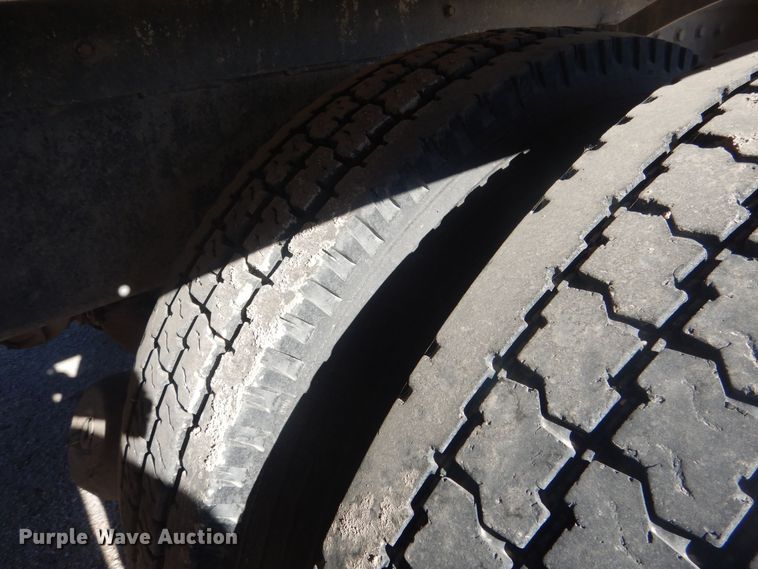 image for item HQ9531 1997 Peterbilt 357  ready mix truck