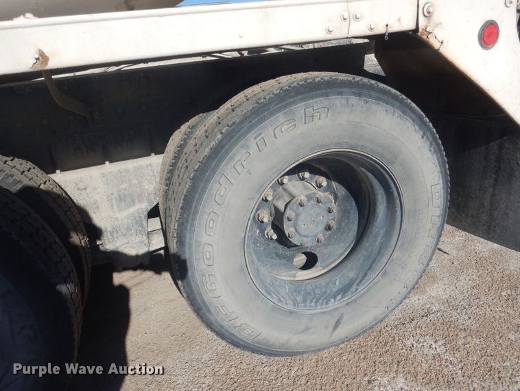 image for item HQ9531 1997 Peterbilt 357  ready mix truck