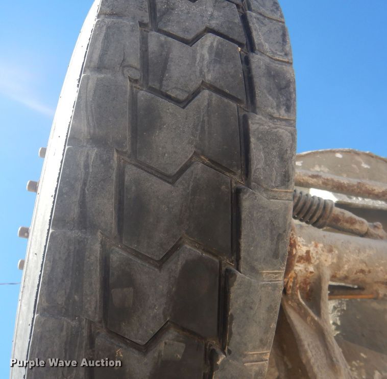 image for item HQ9531 1997 Peterbilt 357  ready mix truck