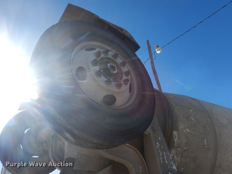 image for item HQ9531 1997 Peterbilt 357  ready mix truck