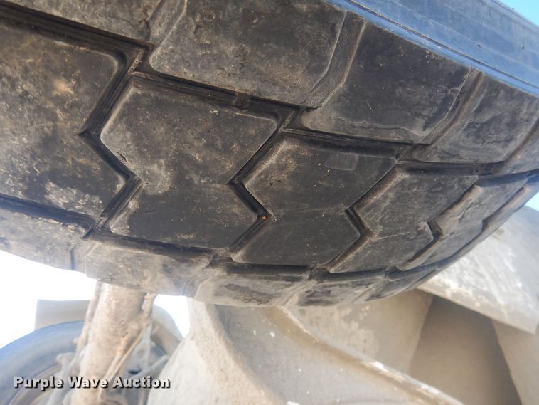 image for item HQ9531 1997 Peterbilt 357  ready mix truck