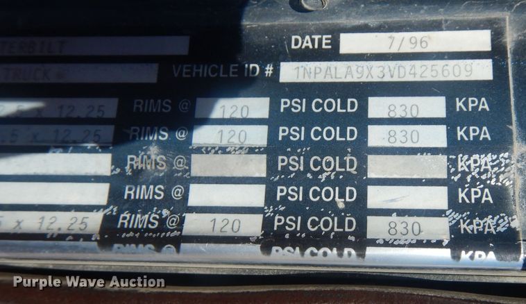 image for item HQ9531 1997 Peterbilt 357  ready mix truck