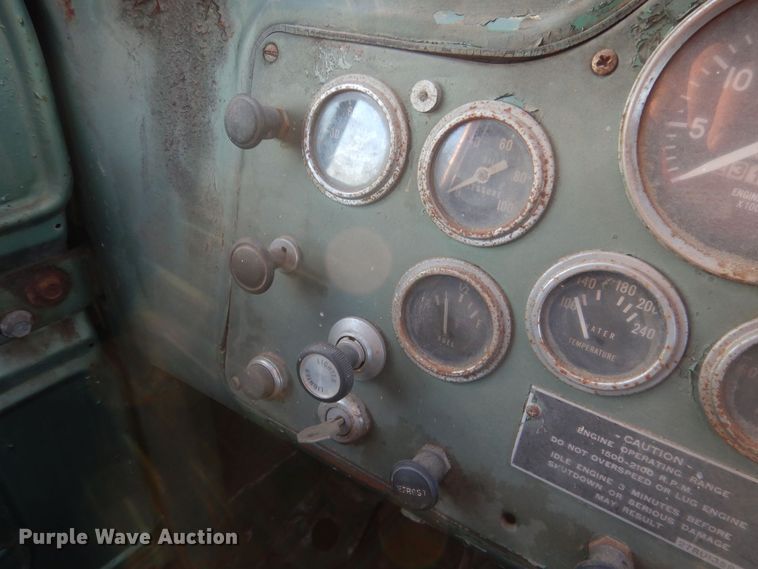 image for item HQ9558 1965 Mack B61  semi truck