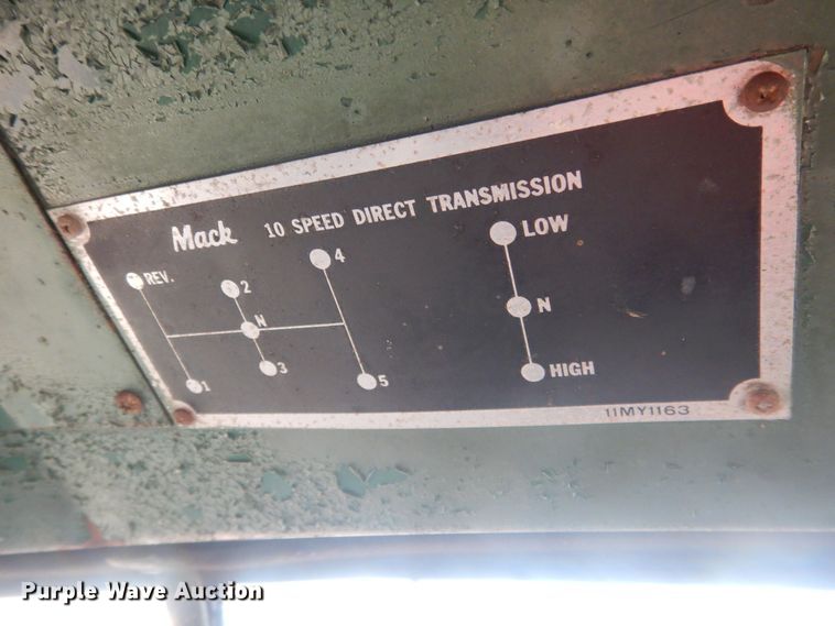 image for item HQ9558 1965 Mack B61  semi truck