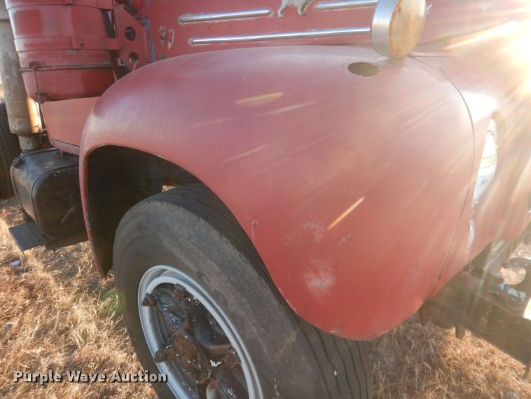 image for item HQ9558 1965 Mack B61  semi truck