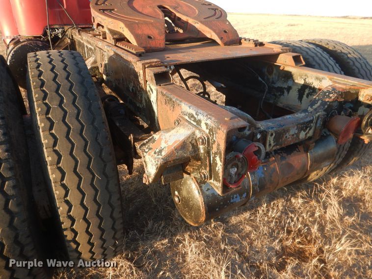 image for item HQ9558 1965 Mack B61  semi truck