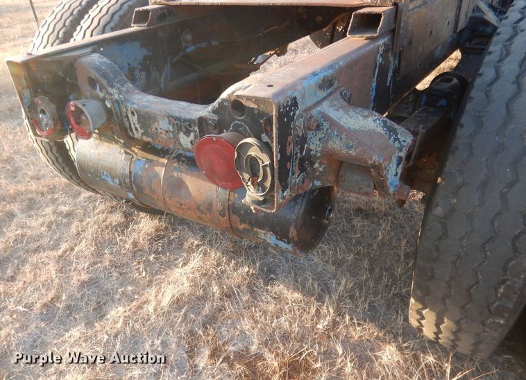 image for item HQ9558 1965 Mack B61  semi truck