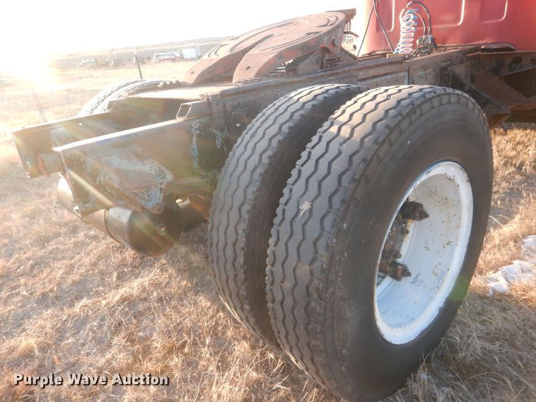 image for item HQ9558 1965 Mack B61  semi truck