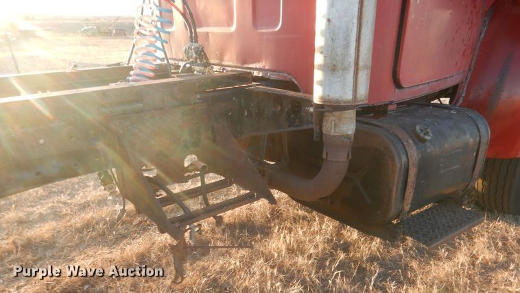 image for item HQ9558 1965 Mack B61  semi truck