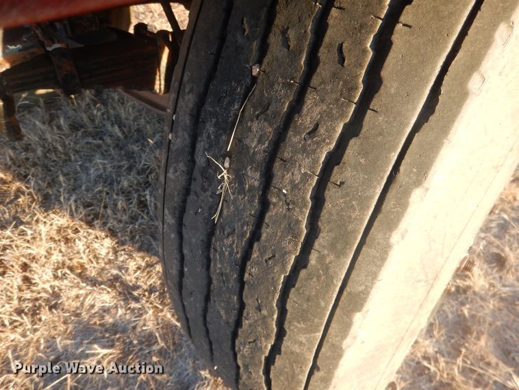 image for item HQ9558 1965 Mack B61  semi truck