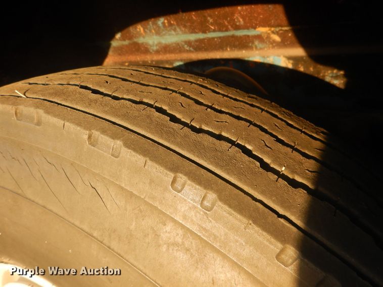 image for item HQ9558 1965 Mack B61  semi truck