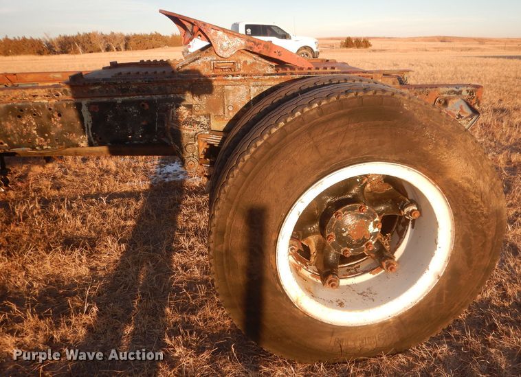 image for item HQ9558 1965 Mack B61  semi truck