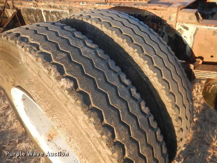 image for item HQ9558 1965 Mack B61  semi truck