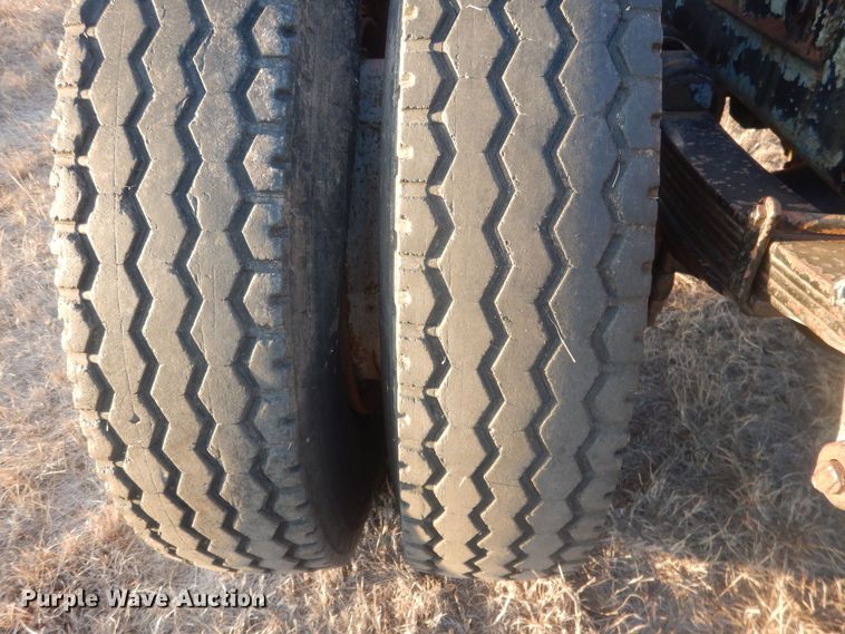 image for item HQ9558 1965 Mack B61  semi truck