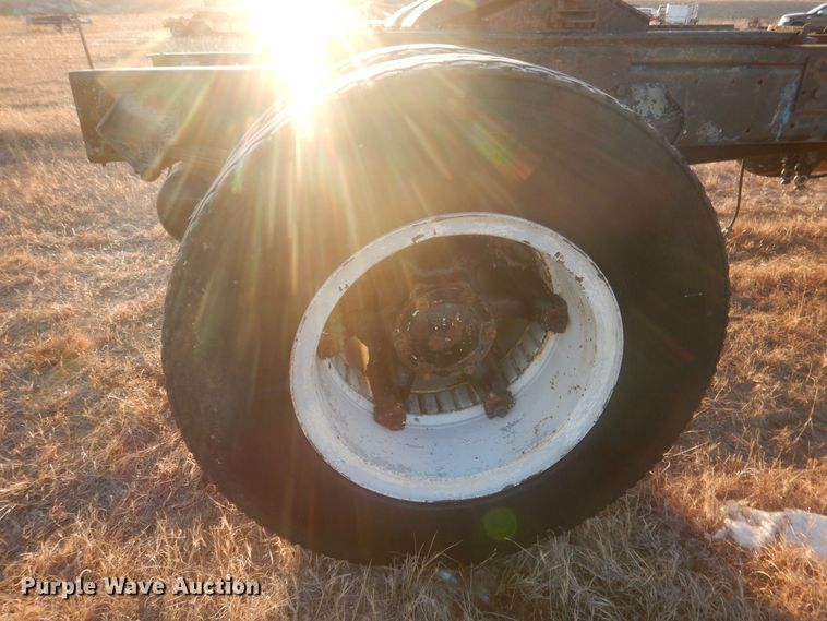 image for item HQ9558 1965 Mack B61  semi truck