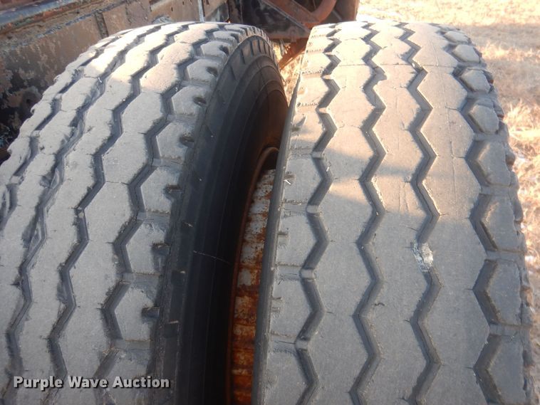 image for item HQ9558 1965 Mack B61  semi truck