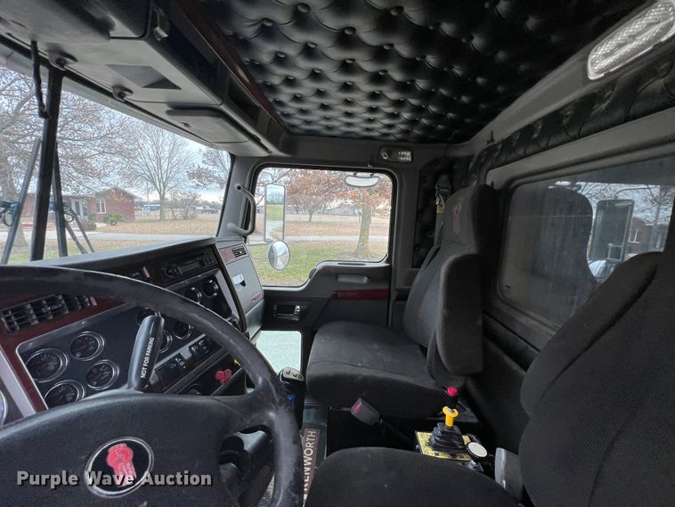 image for item ID9257 2007 Kenworth T800  dump truck