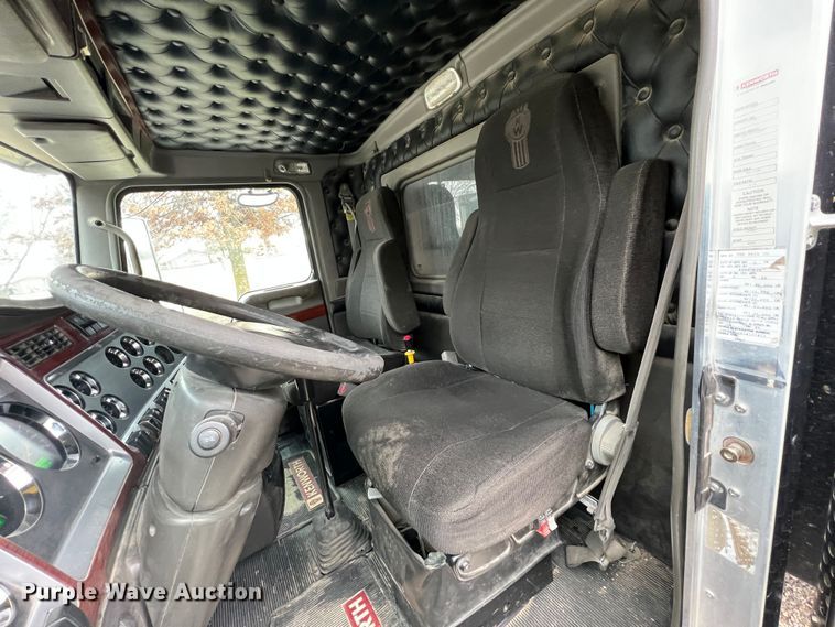 image for item ID9257 2007 Kenworth T800  dump truck