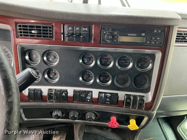 image for item ID9257 2007 Kenworth T800  dump truck