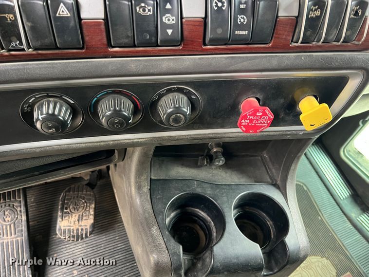 image for item ID9257 2007 Kenworth T800  dump truck