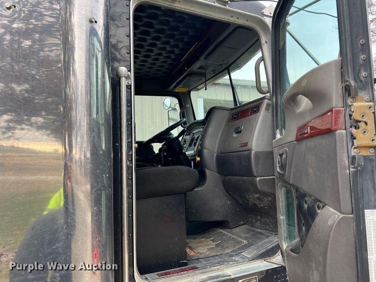 image for item ID9257 2007 Kenworth T800  dump truck