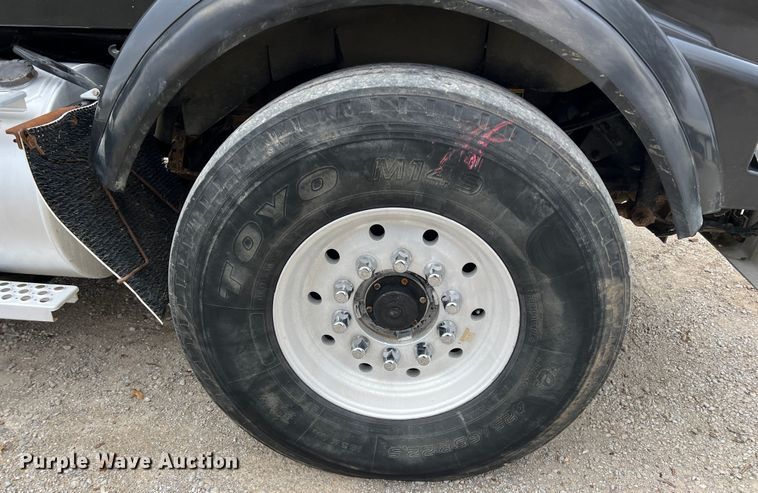 image for item ID9257 2007 Kenworth T800  dump truck