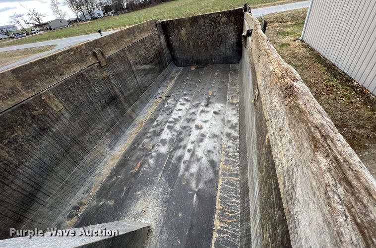 image for item ID9258 1997 Kenworth T800  dump truck