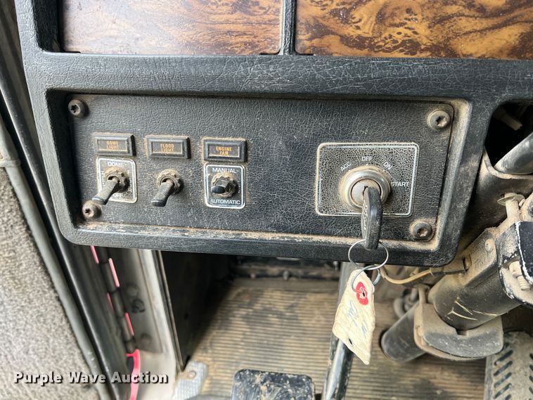 image for item ID9258 1997 Kenworth T800  dump truck