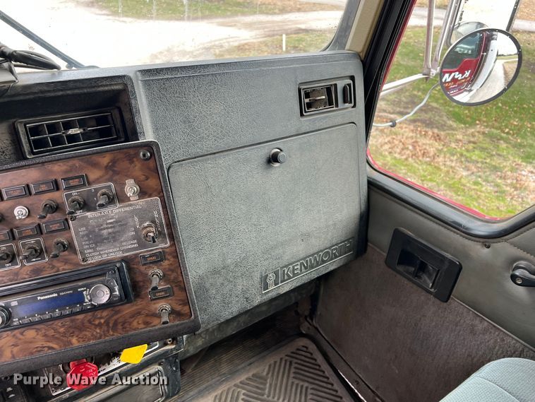 image for item ID9258 1997 Kenworth T800  dump truck