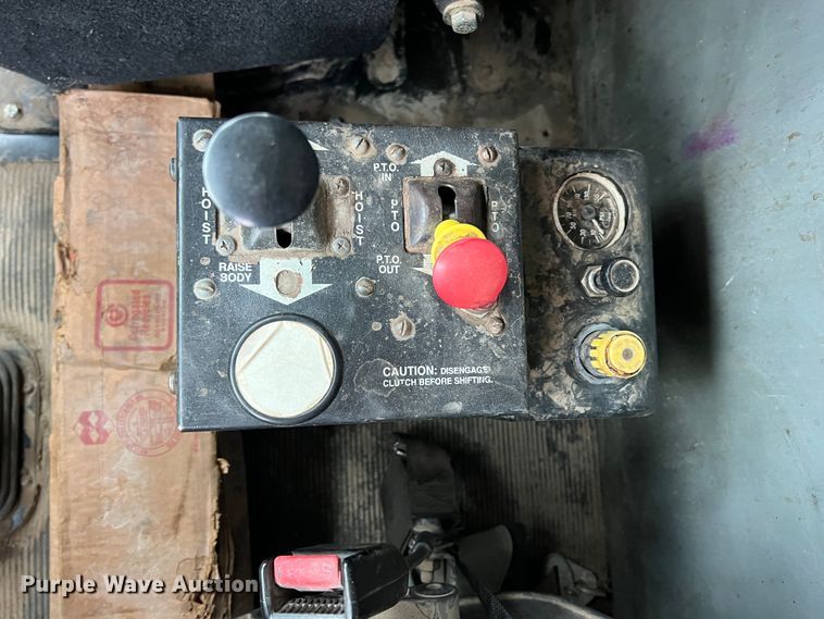 image for item ID9258 1997 Kenworth T800  dump truck