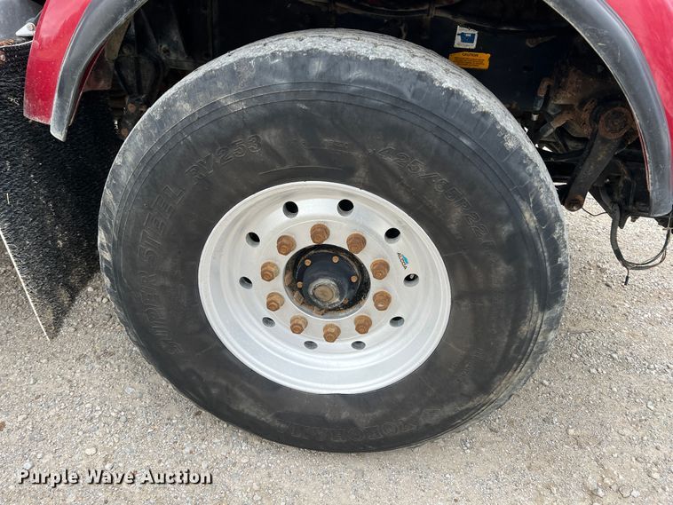 image for item ID9258 1997 Kenworth T800  dump truck