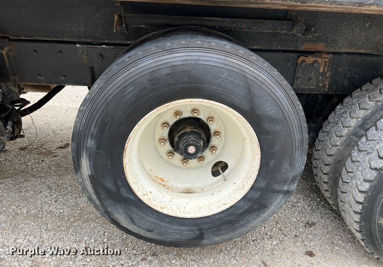 image for item ID9258 1997 Kenworth T800  dump truck