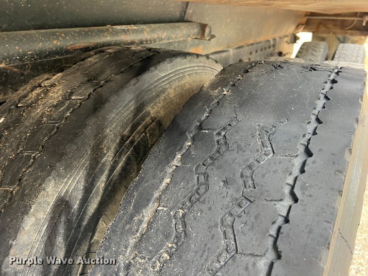 image for item ID9258 1997 Kenworth T800  dump truck