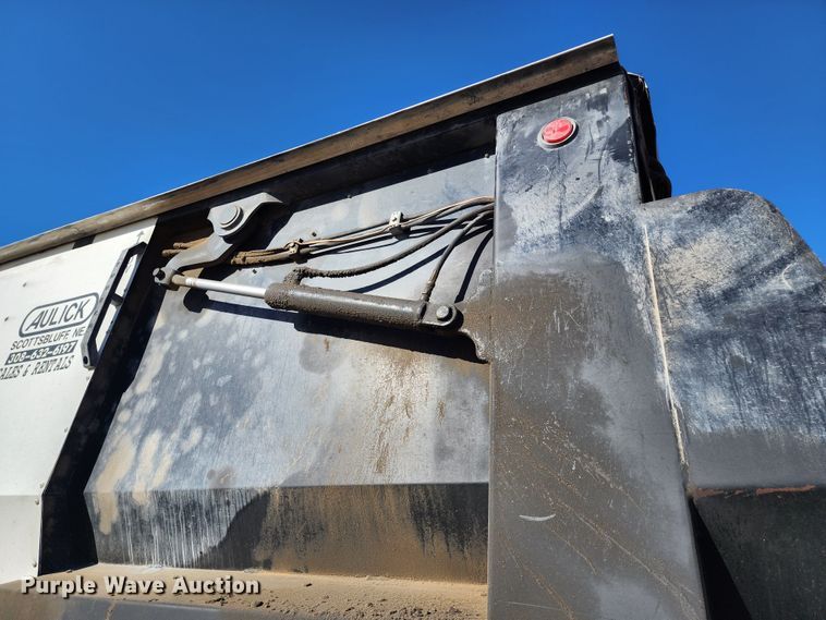 image for item IL9074 2012 Aulick Aultimate 4670542  live bottom trailer