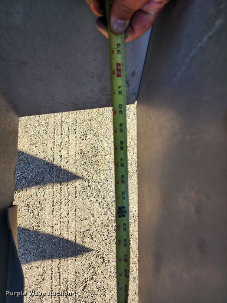 image for item IL9074 2012 Aulick Aultimate 4670542  live bottom trailer